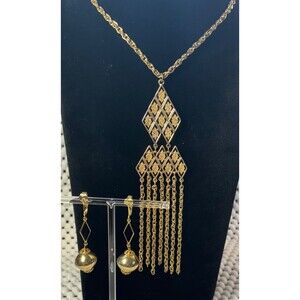 Vintage Gold Tone Diamond Shaped Tassel Pendant Necklace & Coordinating Earrings